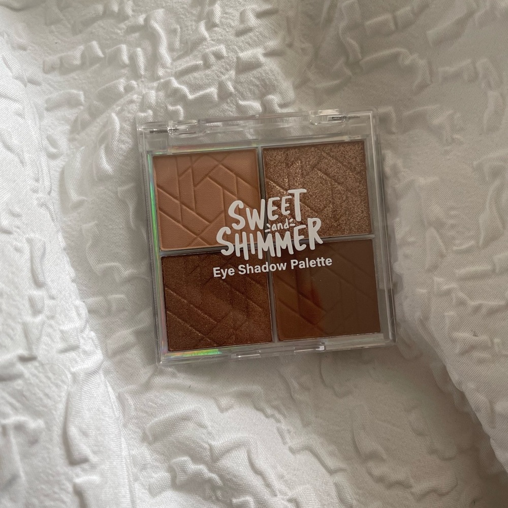 Sweet and Shimmer Eye Shadow Palette